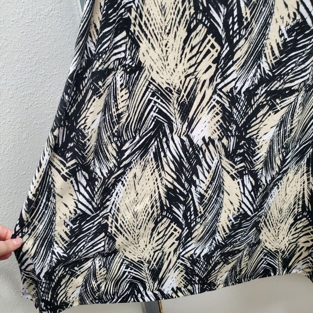 Cato Maxi Skirt in Black and Cream Leaf Print - Picture 3 of 6